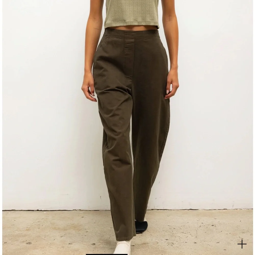Leset Chloe Barrel Pant in Dark Olive - Picture 3 of 6